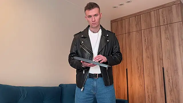 cute mark online show from April 15, 8:03 am