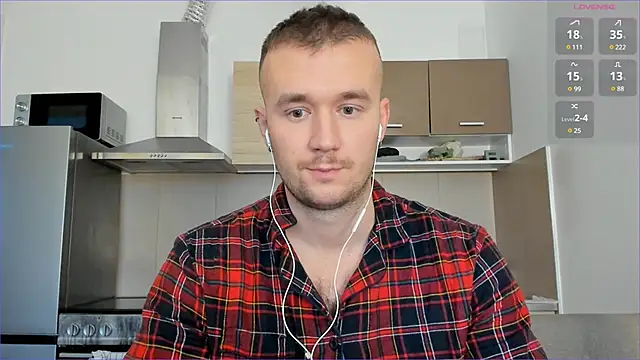 Snapshot of cute_mark chatting on February 16, 6:10 am cute mark online show from February 16, 6:10 am