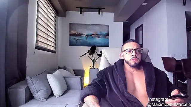 Maximo Marcelo online show from March 18, 1:01 pm