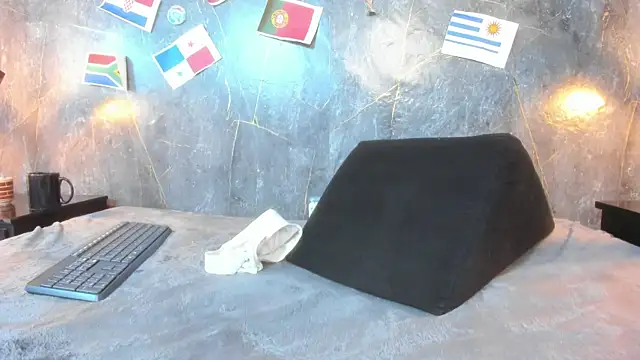 Angel Cuervo online show from July 4, 1:03 pm
