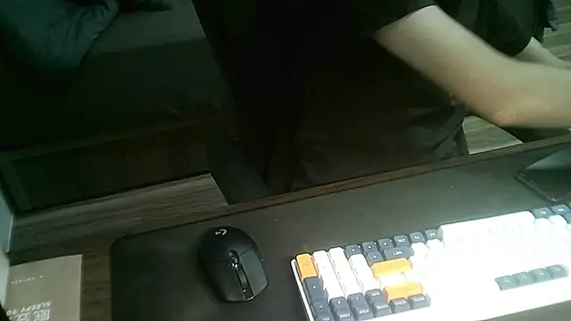 Snapshot of Ryan67533 chatting on October 31, 1:25 pm Ryan67533 online show from October 31, 1:25 pm