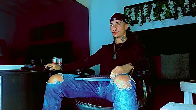 HannibalLester online show from April 2, 5:05 am