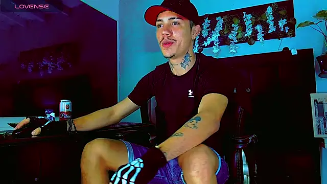 HannibalLester online show from March 1, 5:40 am