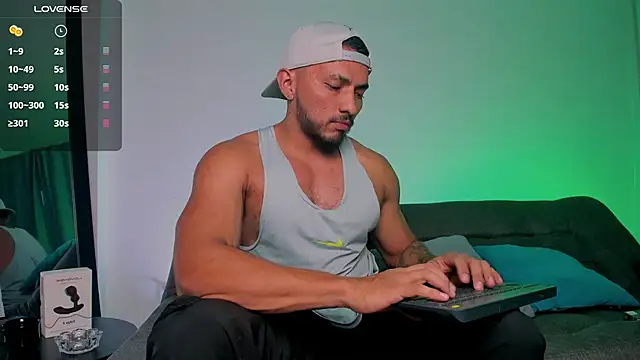 Snapshot of maximusclark1 chatting on February 25, 11:11 pm maximusclark1 online show from February 25, 11:11 pm