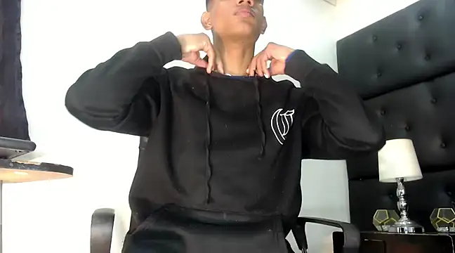 AbrahanBratz online show from December 11, 1:11 pm