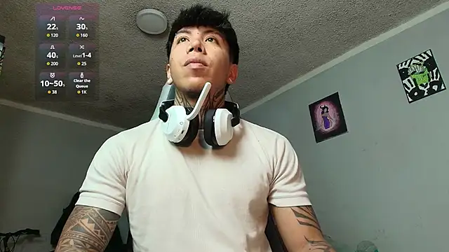 Nickhot0609 online show from October 16, 1:57 am