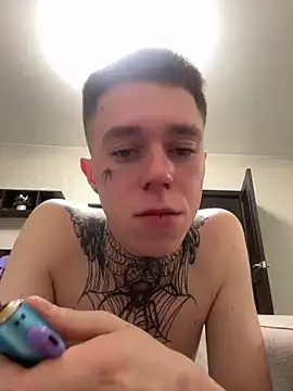 Snapshot of adolf_loo chatting on December 21, 12:09 am adolf loo online show from December 21, 12:09 am