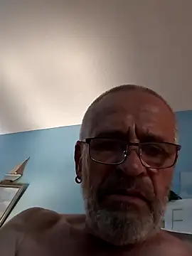 Snapshot of geilerschwanz64 chatting on March 10, 3:45 am geilerschwanz64 online show from March 10, 3:45 am