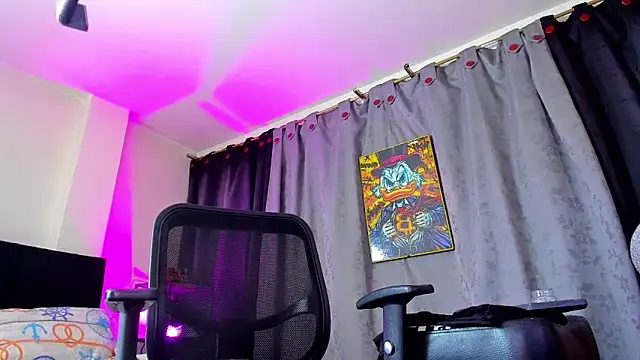 Giomar Reyes online show from March 8, 10:25 pm