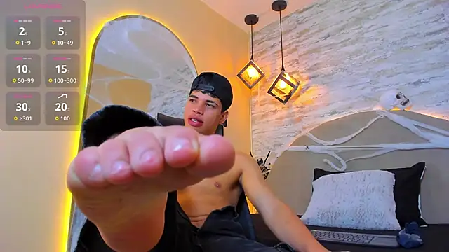 Benjamin More online show from October 30, 1:56 pm