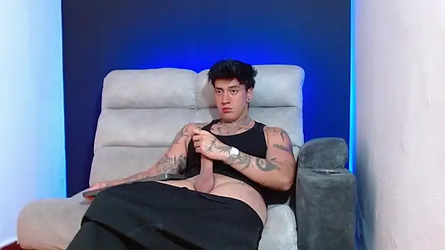 JUSTIN FULLER1 online show from December 19, 8:28 pm