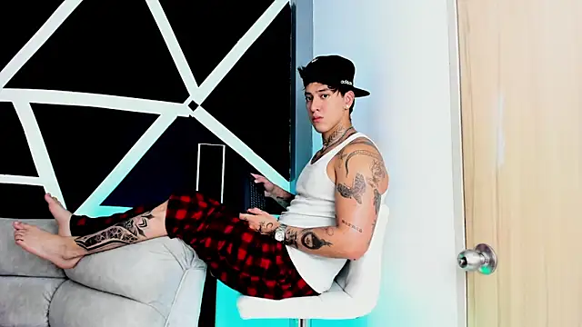 JUSTIN FULLER1 online show from October 17, 6:45 pm