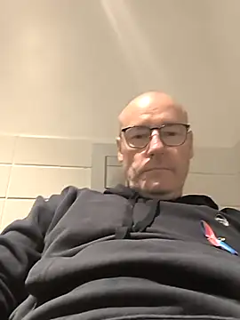 bogland33 online show from October 8, 3:27 pm