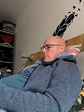 bogland33 online show from October 19, 11:57 am