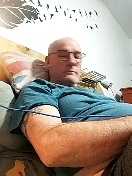 bogland33 online show from March 11, 7:32 pm