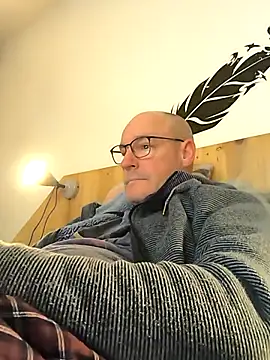 bogland33 online show from November 20, 8:07 pm