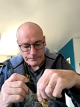 bogland33 online show from December 15, 9:35 am