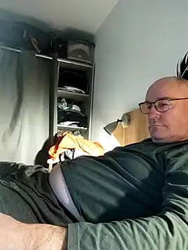 bogland33 online show from March 24, 7:40 pm