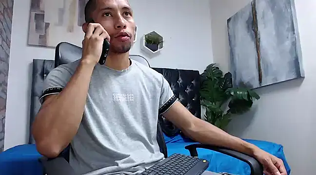Snapshot of richar_voller chatting on December 11, 11:32 am richar voller online show from December 11, 11:32 am