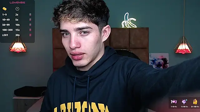 AlejooTwink online show from December 3, 5:55 pm