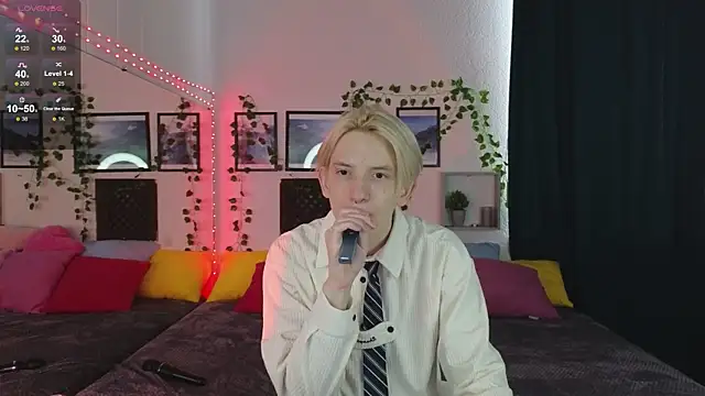 Snapshot of Ron_Vils chatting on March 5, 8:00 am Ron Vils online show from March 5, 8:00 am