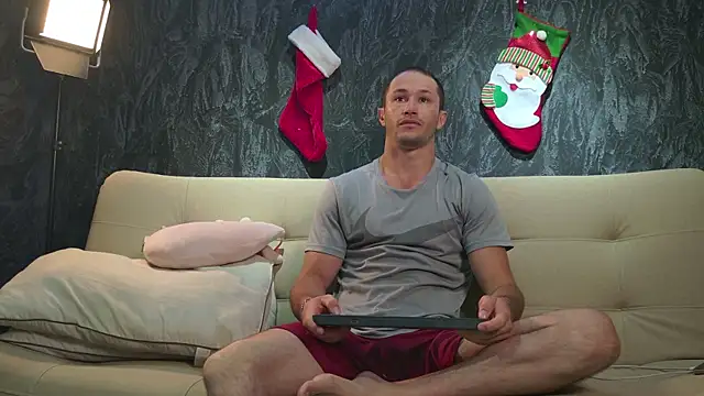 AxelFairchaild online show from December 2, 12:41 pm