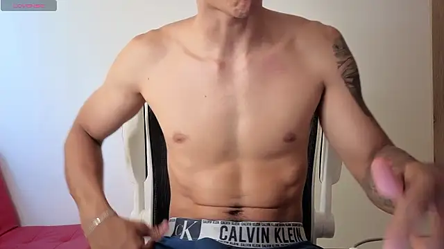 Cristopher23  online show from February 20, 8:10 pm