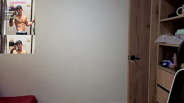 Cristopher23  online show from October 11, 2:32 pm