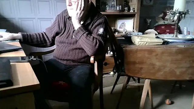 Adamdaddybear online show from January 18, 1:08 pm