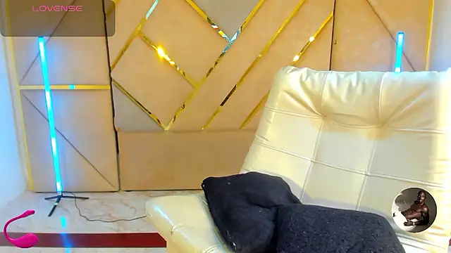 Latrellx7 online show from January 6, 3:10 am