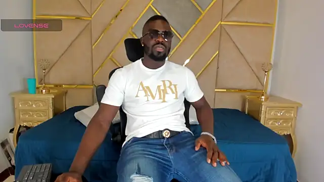 Latrellx7 online show from October 27, 3:09 am