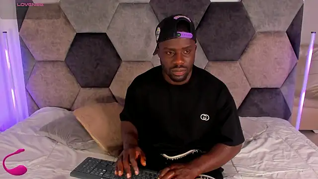 Latrellx7 online show from February 11, 3:33 am