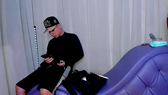 Yourslust  online show from January 8, 8:14 pm