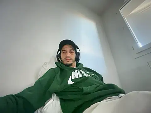 Rebeu313 online show from November 18, 10:30 am