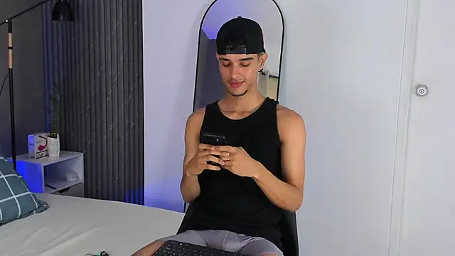 Snapshot of Busterspinter chatting on January 8, 1:41 pm Busterspinter online show from January 8, 1:41 pm