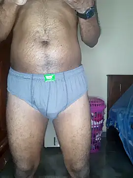 Snapshot of SuranSexy33 chatting on September 20, 5:29 am SuranSexy33 online show from September 20, 5:29 am