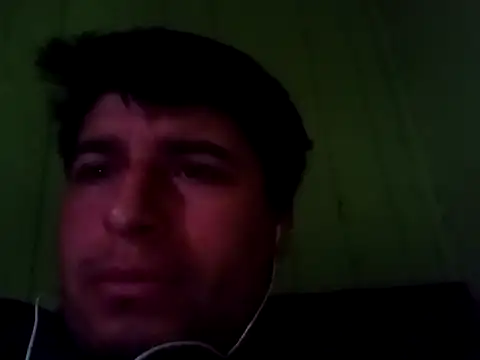 chilehorny1995 online show from December 5, 6:24 pm