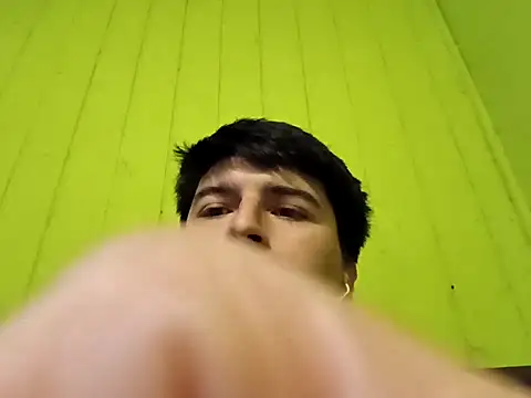 chilehorny1995 online show from December 4, 8:29 pm