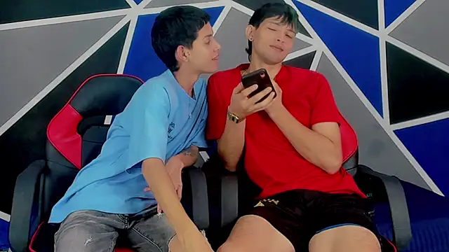 Snapshot of migueyalejo_teens chatting on February 2, 3:21 am migueyalejo teens online show from February 2, 3:21 am