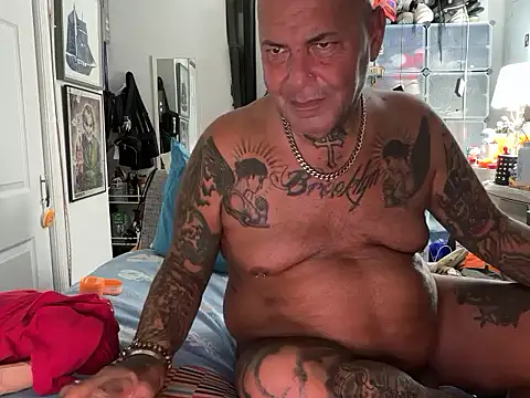 joeytatts66 online show from October 10, 5:01 am