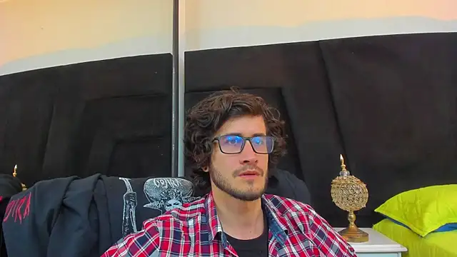 Loggan donnelly online show from January 7, 9:14 pm