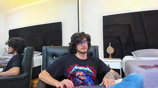 Loggan donnelly online show from January 15, 8:05 pm