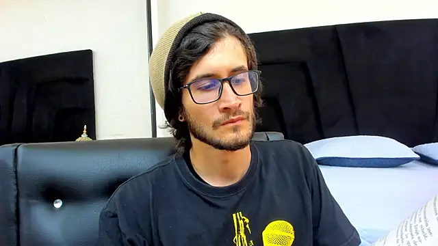 Loggan donnelly online show from February 14, 8:59 pm