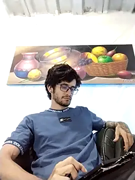 Loggan donnelly online show from April 18, 4:36 am