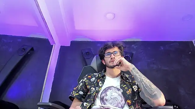 Loggan donnelly online show from October 2, 6:45 pm