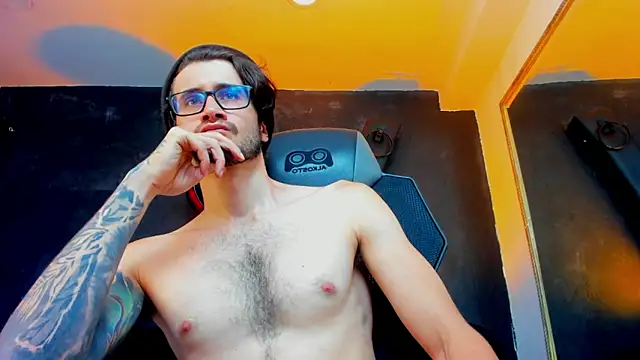 Loggan donnelly online show from September 28, 10:08 pm