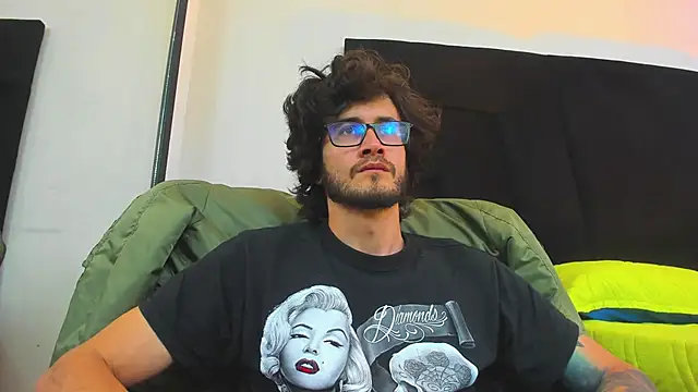 Loggan donnelly online show from January 5, 9:14 pm