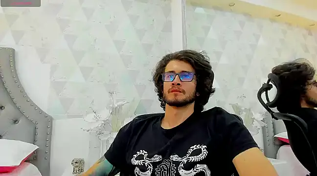 Loggan donnelly online show from January 19, 6:20 am