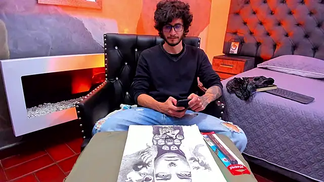 Loggan donnelly online show from December 4, 9:13 pm