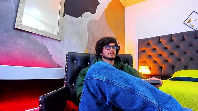 Loggan donnelly online show from December 18, 8:47 pm